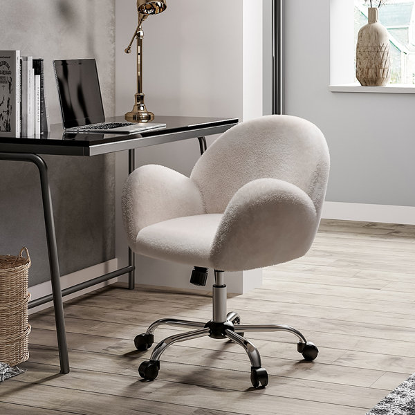 White plush deals office chair